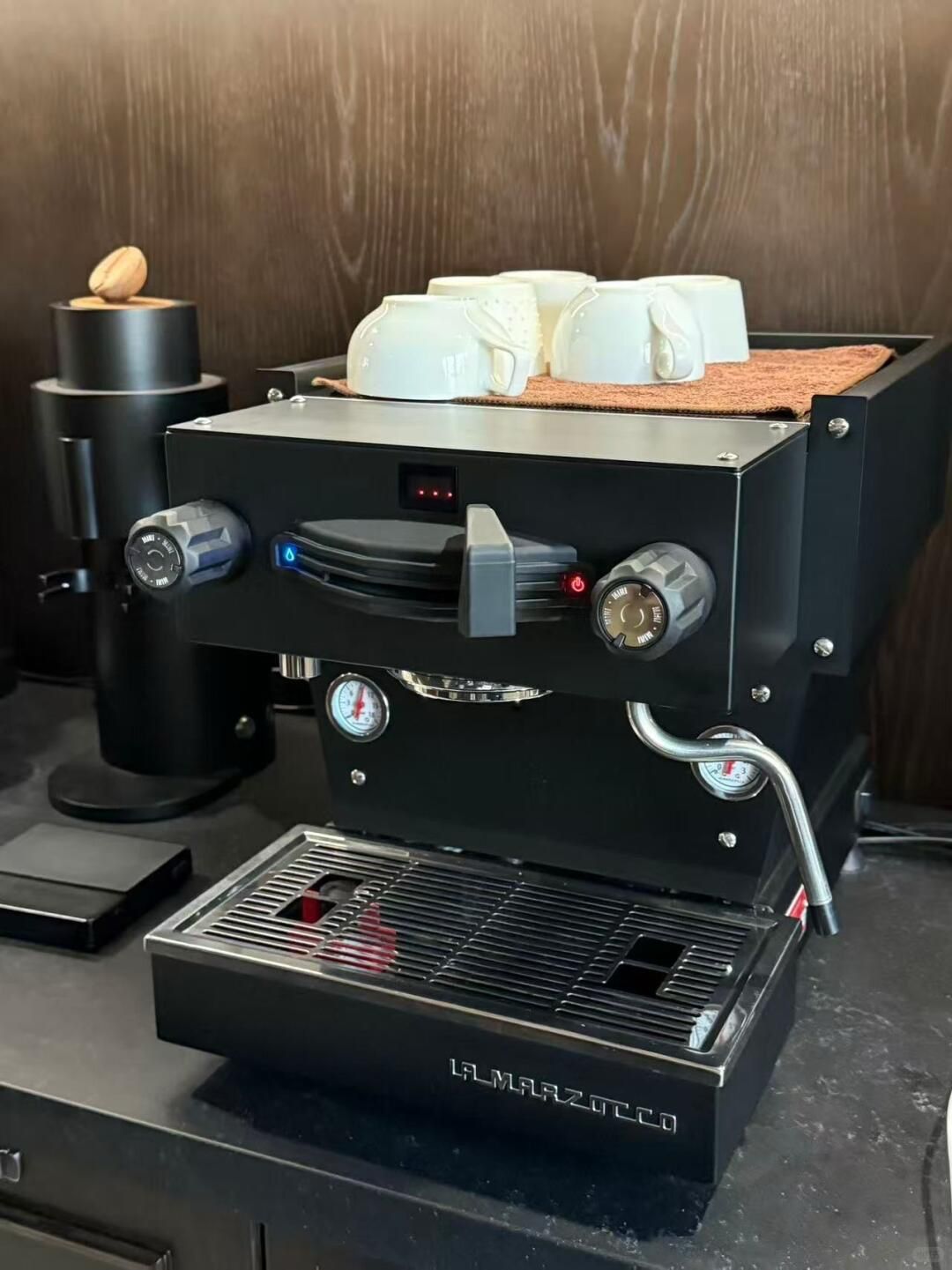 La Marzocco Linea Mini R – Black National Edition
