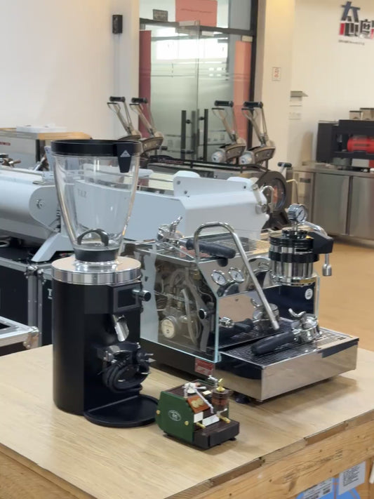 La Marzocco GS3 MP + Mahlkönig E65S Package